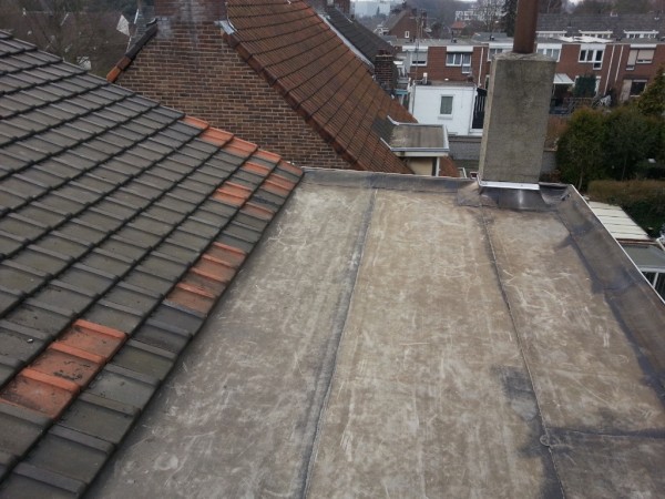 Renoveren van een dak met aansluiting van pannen Heerlen gallery